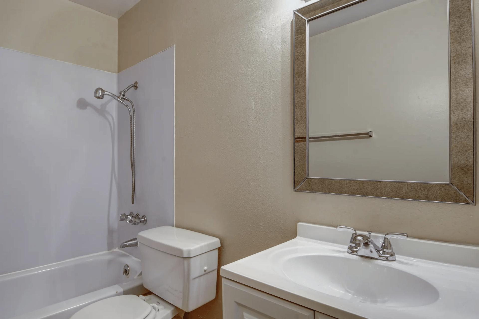 Photos Covington Square Apartments