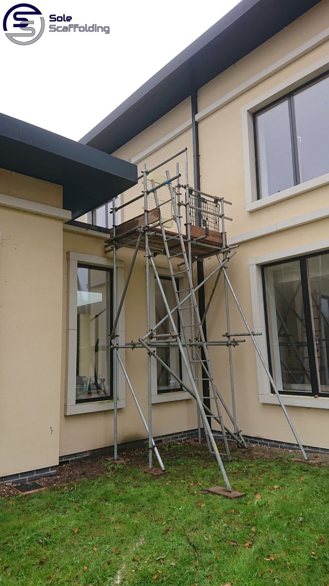 sole scaffolding - scaffold for flat roof repair in Fordham