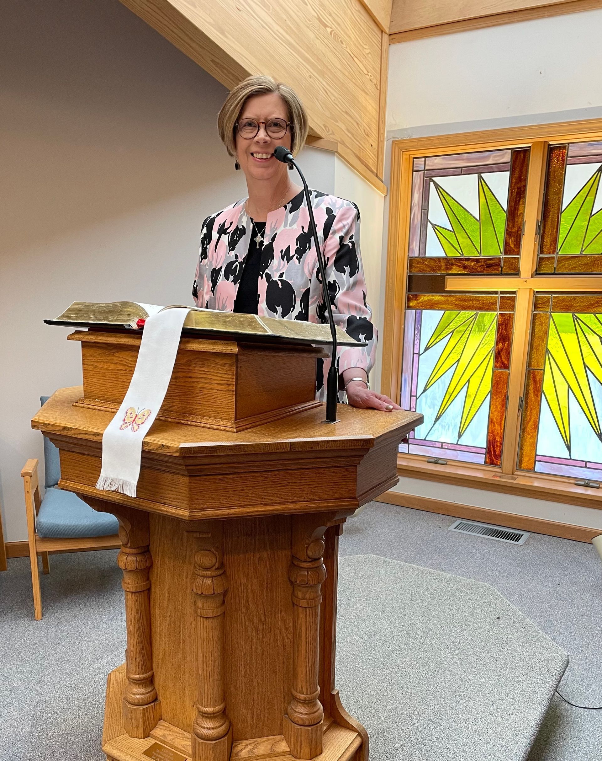 Rev. Bobbie Bella, Pastor