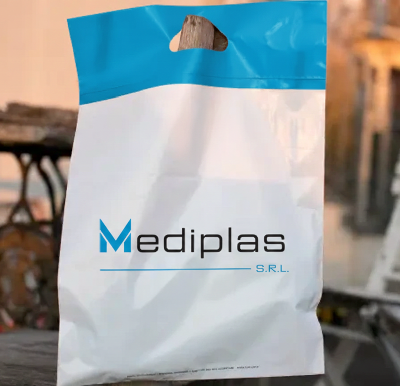 Borsa in plastica bianca e blu con manico, con il logo “Mediplas SRL” stampato sul davanti.