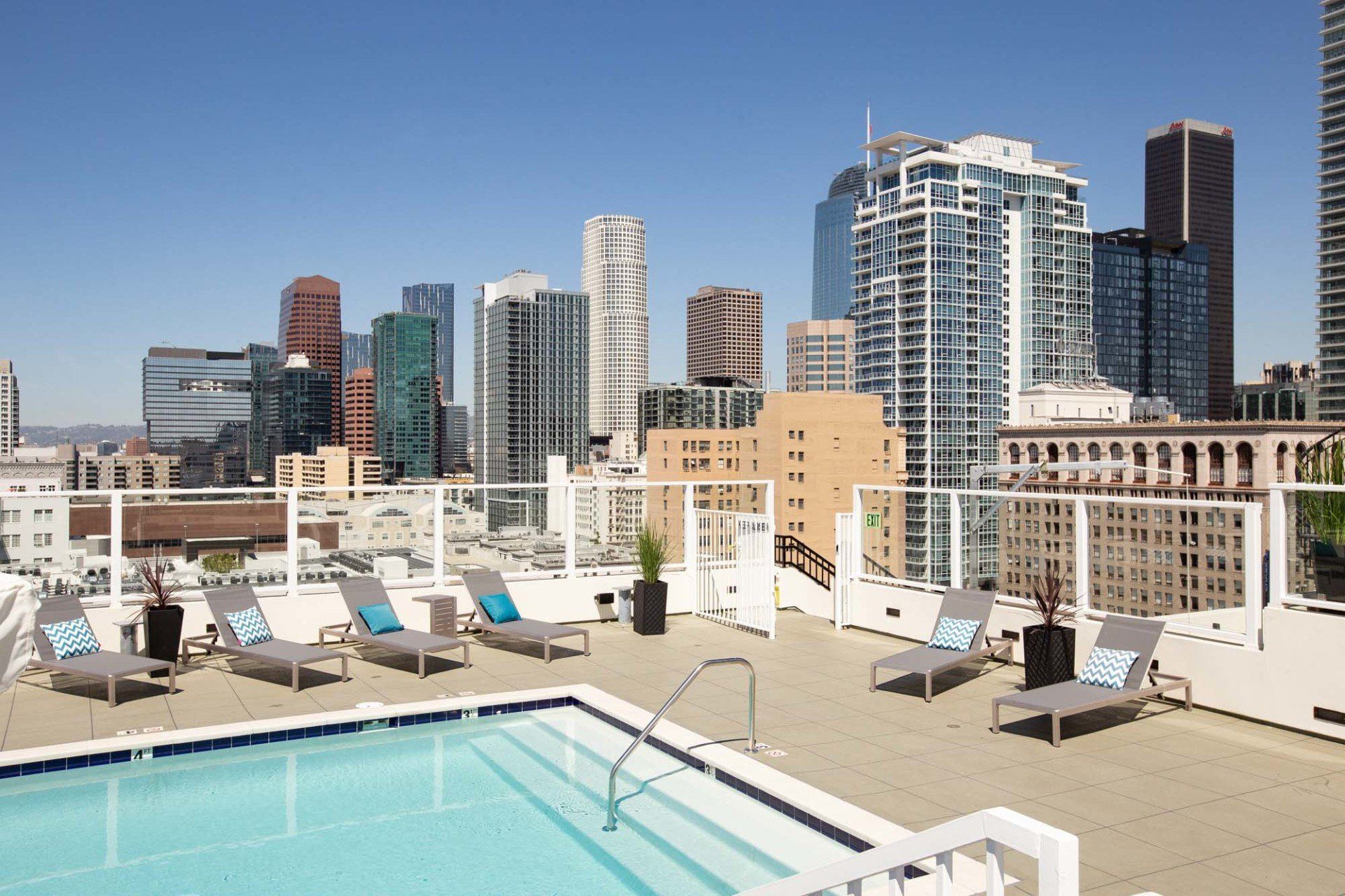 Property Rooftop Pool | 939 Broadway Loft
