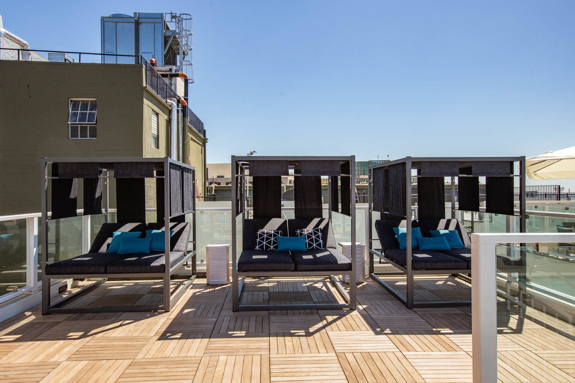 Property Rooftop Lounge Area | 939 Broadway Loft