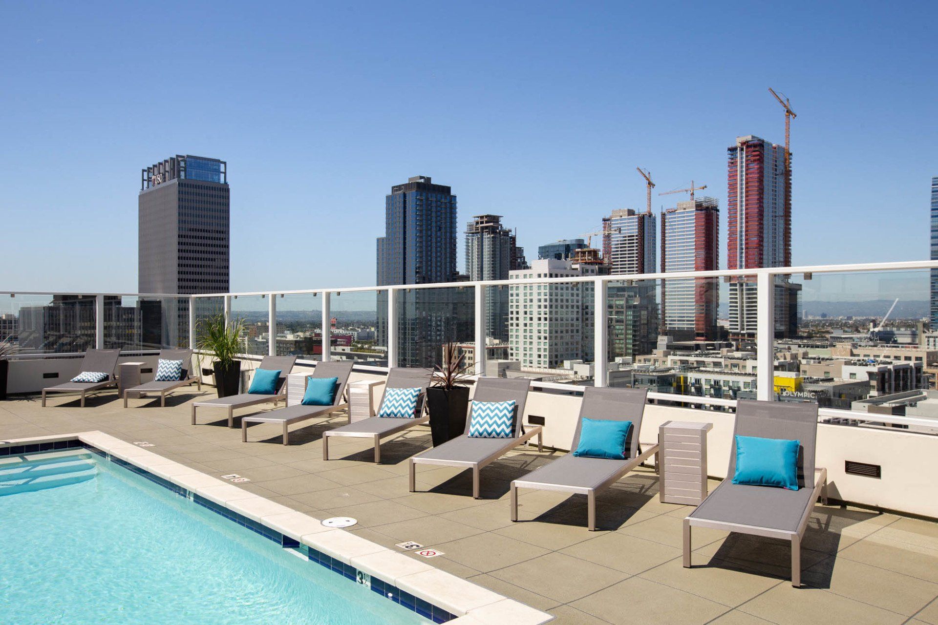 Property Rooftop Pool | 939 Broadway Loft