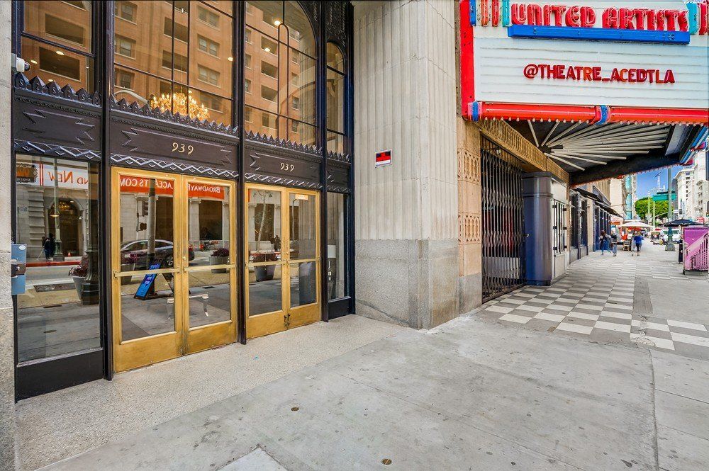 939 Broadway Lofts Exterior