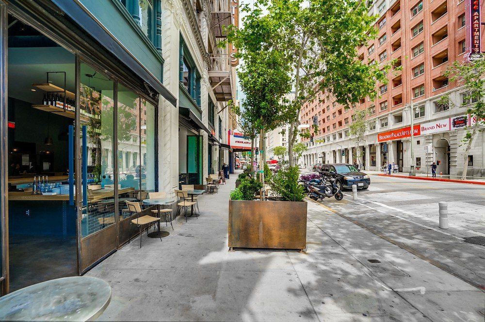 939 Broadway Lofts Neighborhood