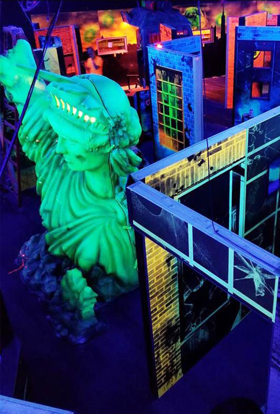 Laser Tag Arena Wall Barriers For Urban Themed Arena
