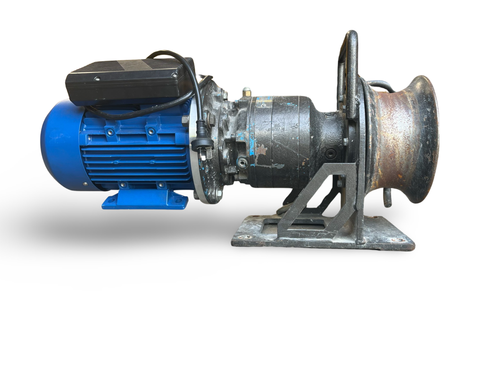 A blue motor is attached to a winch on a white background.