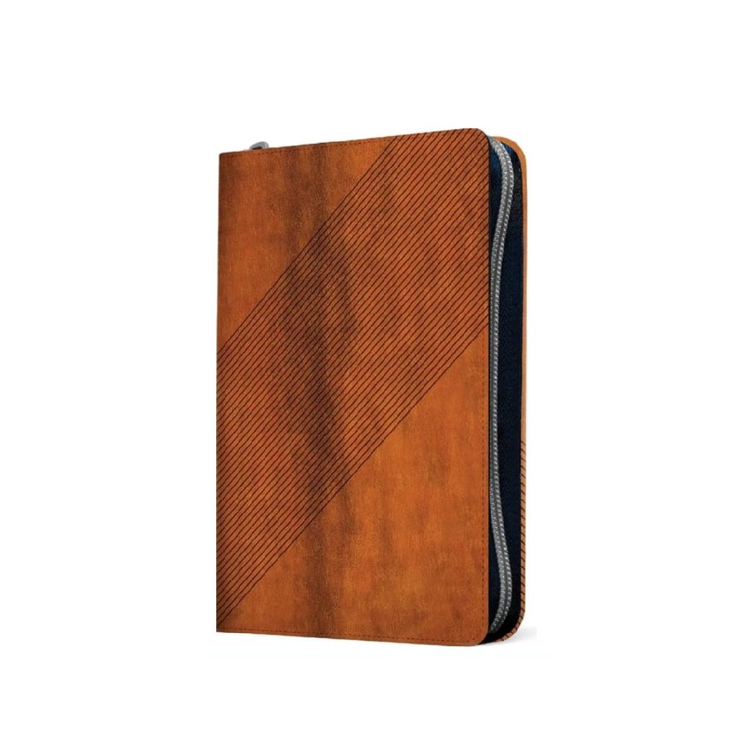 Libreta de piel marrón con cremallera y diseño diagonal.
