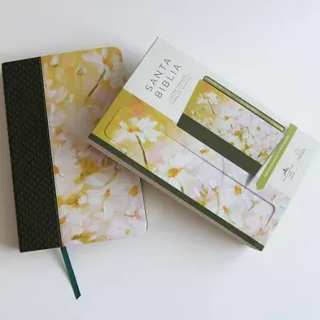 Biblia Reina Valera 1960 · Tapa piel color verde · Diseño con flores