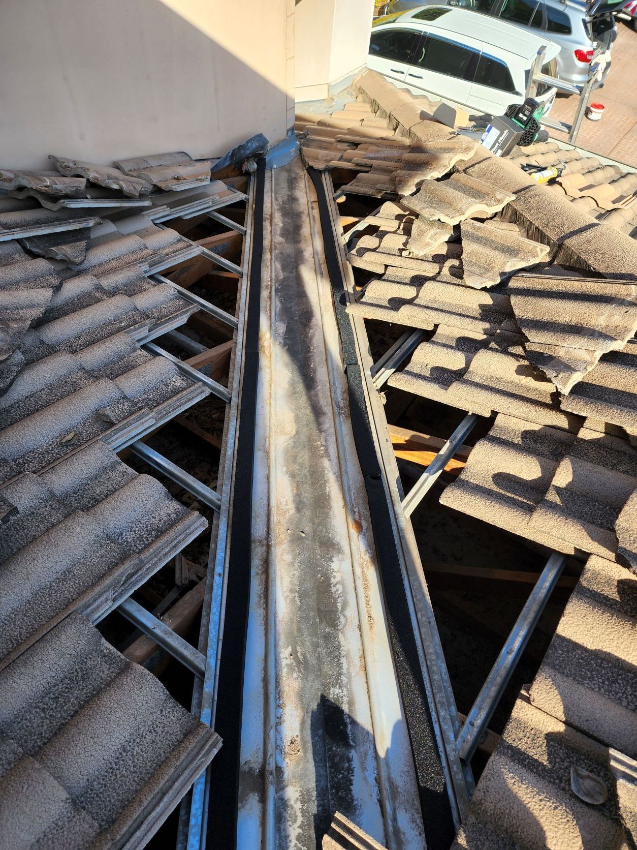 Roof With Drain In The Middle | Forest Lake, QLD | Able Roofing