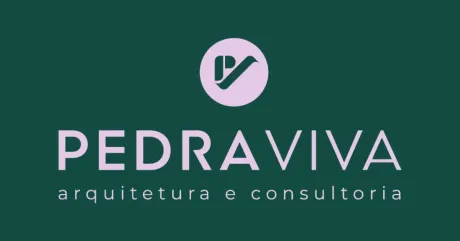 Logotipo da Pedra Viva, empresa brasileira de arquitetura e consultoria, fundo verde, texto e ícone roxos.