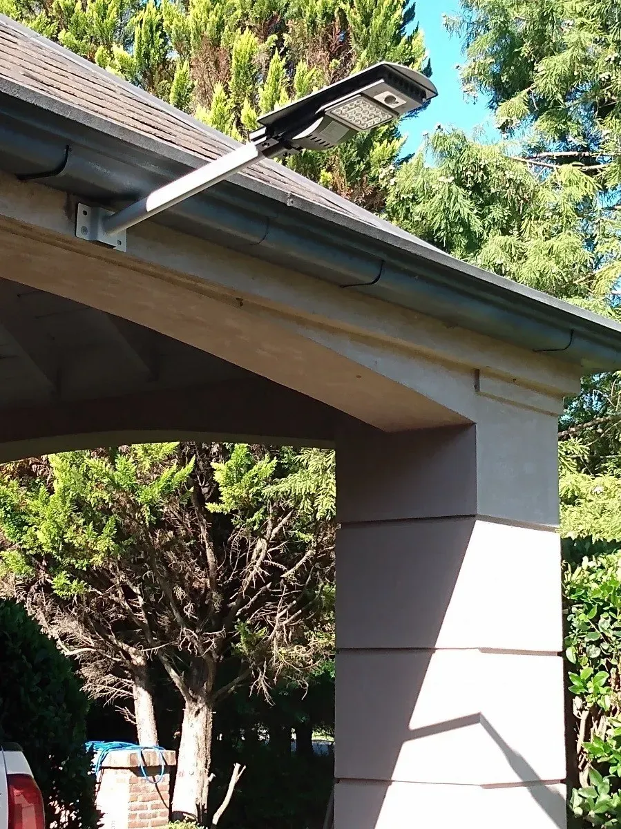 Luminaria Solar tipo Calle 30w- Entradas Garages Luz de Emergencia.