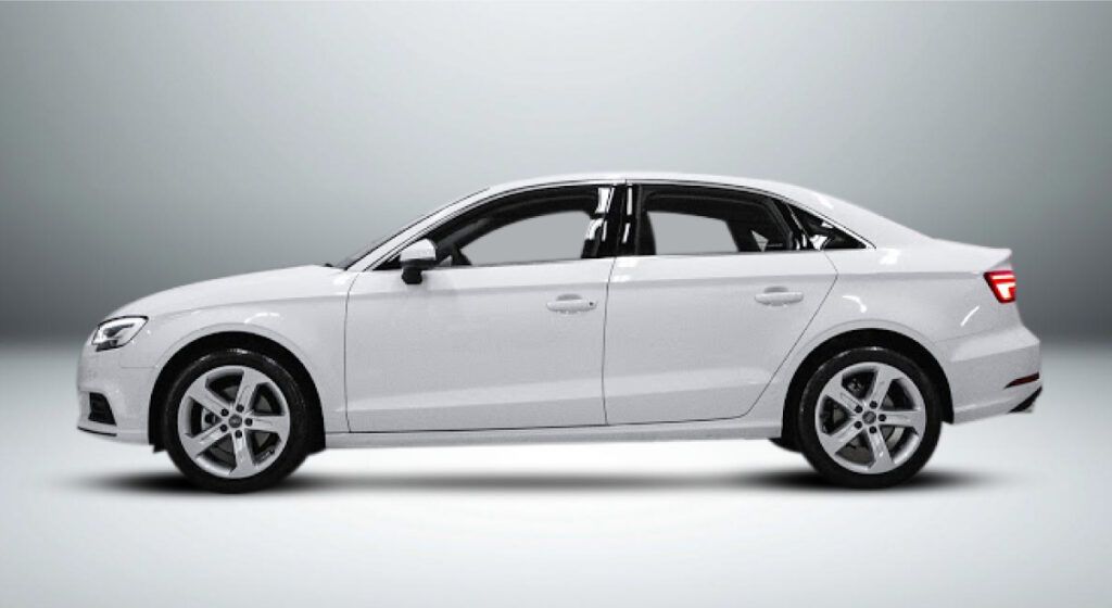 Um audi a3 sedan branco é mostrado de lado em um fundo branco.