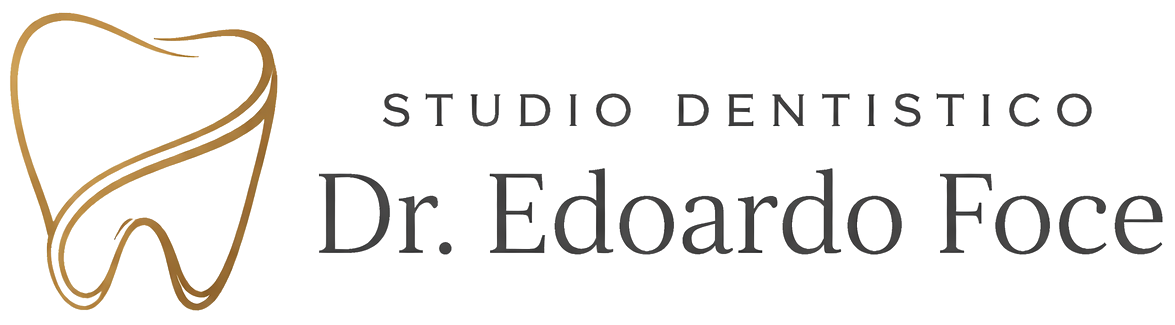 Logo per uno studio dentistico. Icona a forma di dente accanto alla scritta "Studio Dentistico Dr. Edoardo Foce".