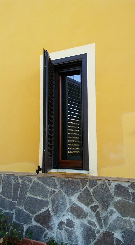 finestra con persiana pvc