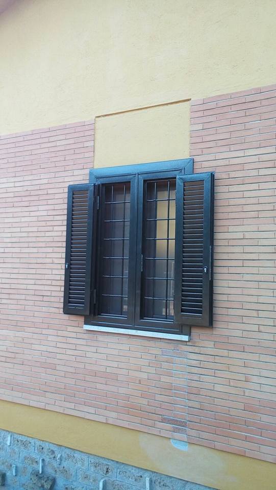 persiana legno verde