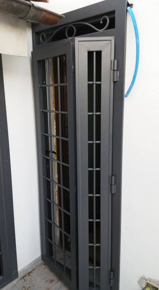portafinestra con inferriata
