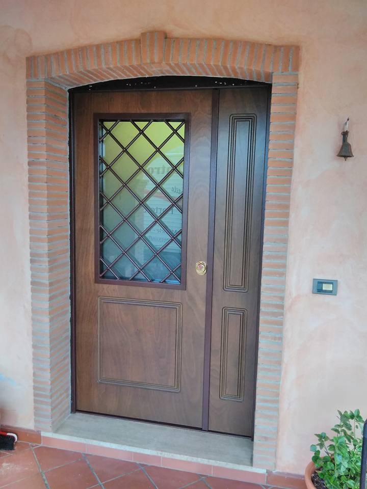 porta in legno e ferro