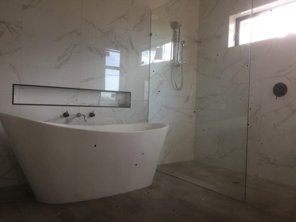 A Bathroom With A Bathtub — Matt Walsh Plumbing in Thurgoona, NSW