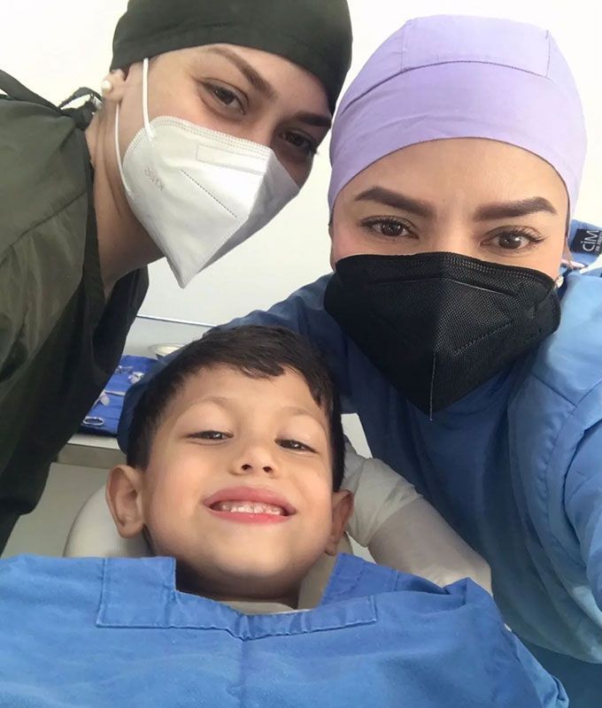 DRA. ARIANA MORENO CIRUGÍA BUCAL E IMPLANTOLOGÍA