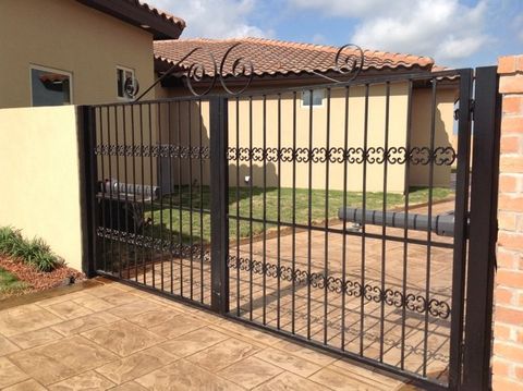 Gate Specialist — Engine Opener For House in Palmhurst, TX