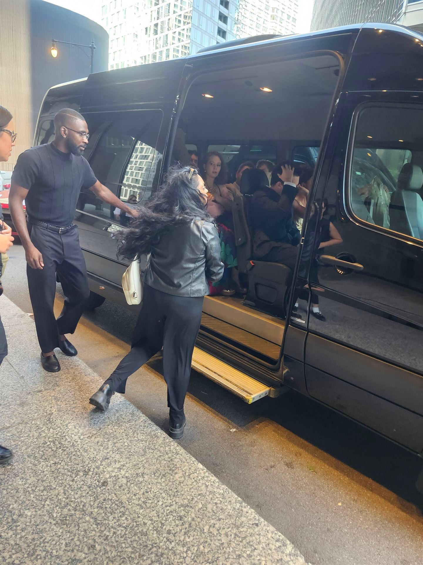 Car service to Midway Airport - professional Chicago airport transportation with flat rates