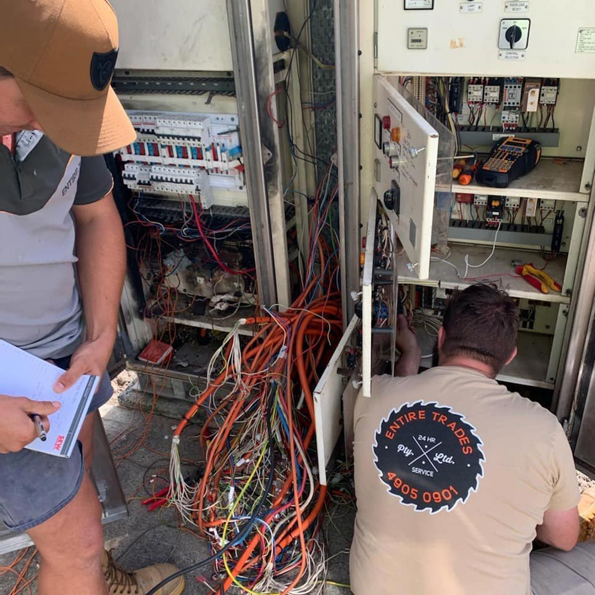 Licensed Electrician In Newcastle Working
