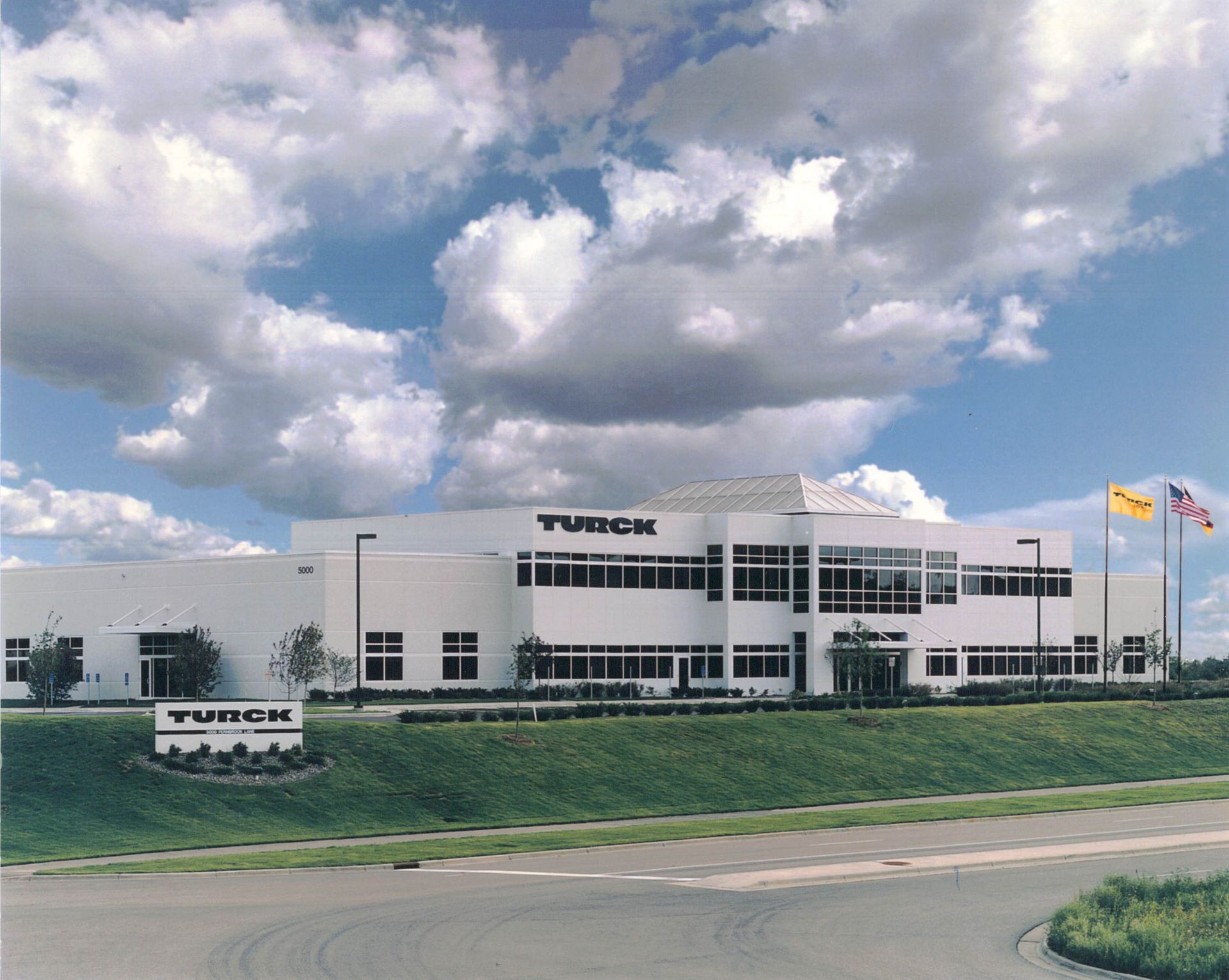 Leasing and Sales — St. Louis Park, MN — Hoyt Properties Inc.