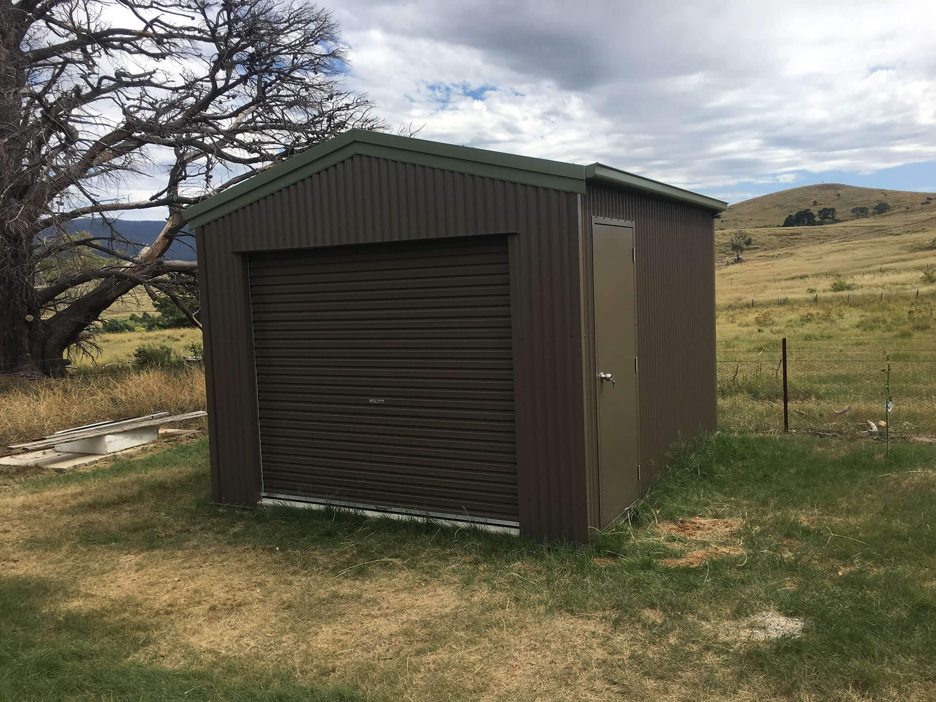 small 1 door black shed  - Snowy Sheds