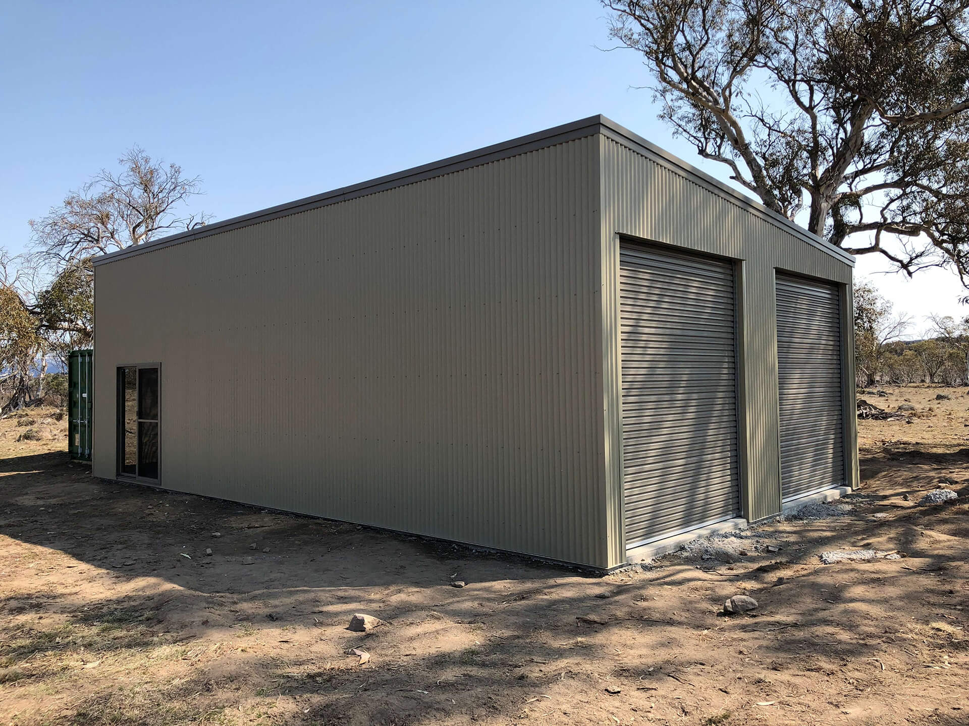 whiye shed 2 doors  - Snowy Sheds