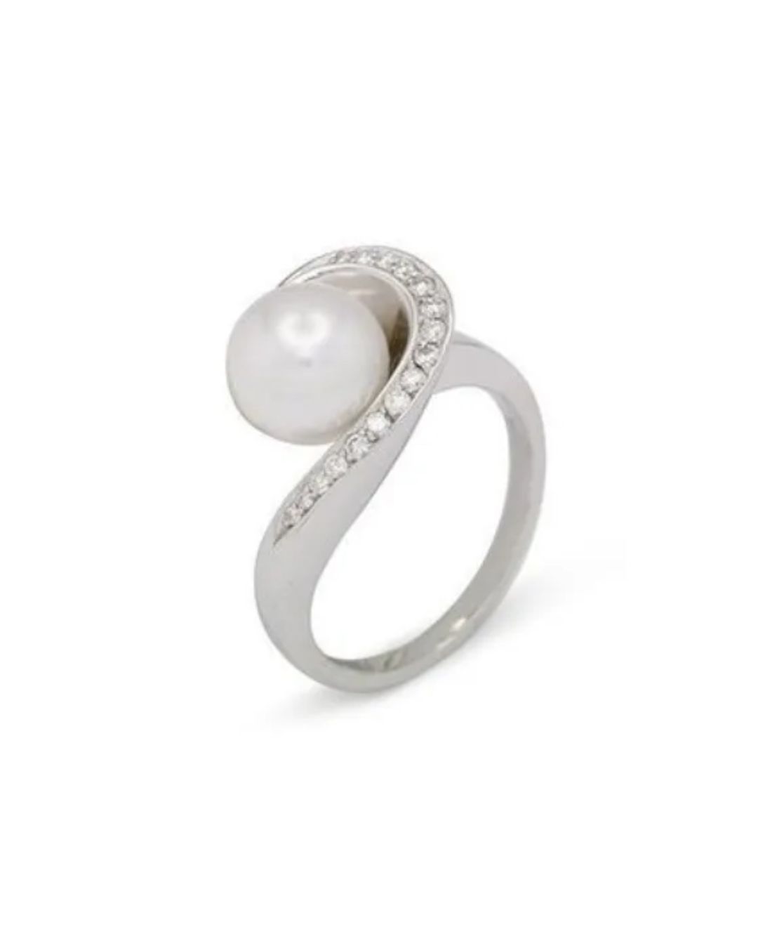 White South Sea pearl ring in white gold with diamond halo setting