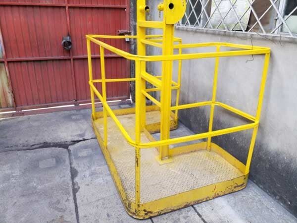 GRÚAS Y EQUIPOS - PAILERIA