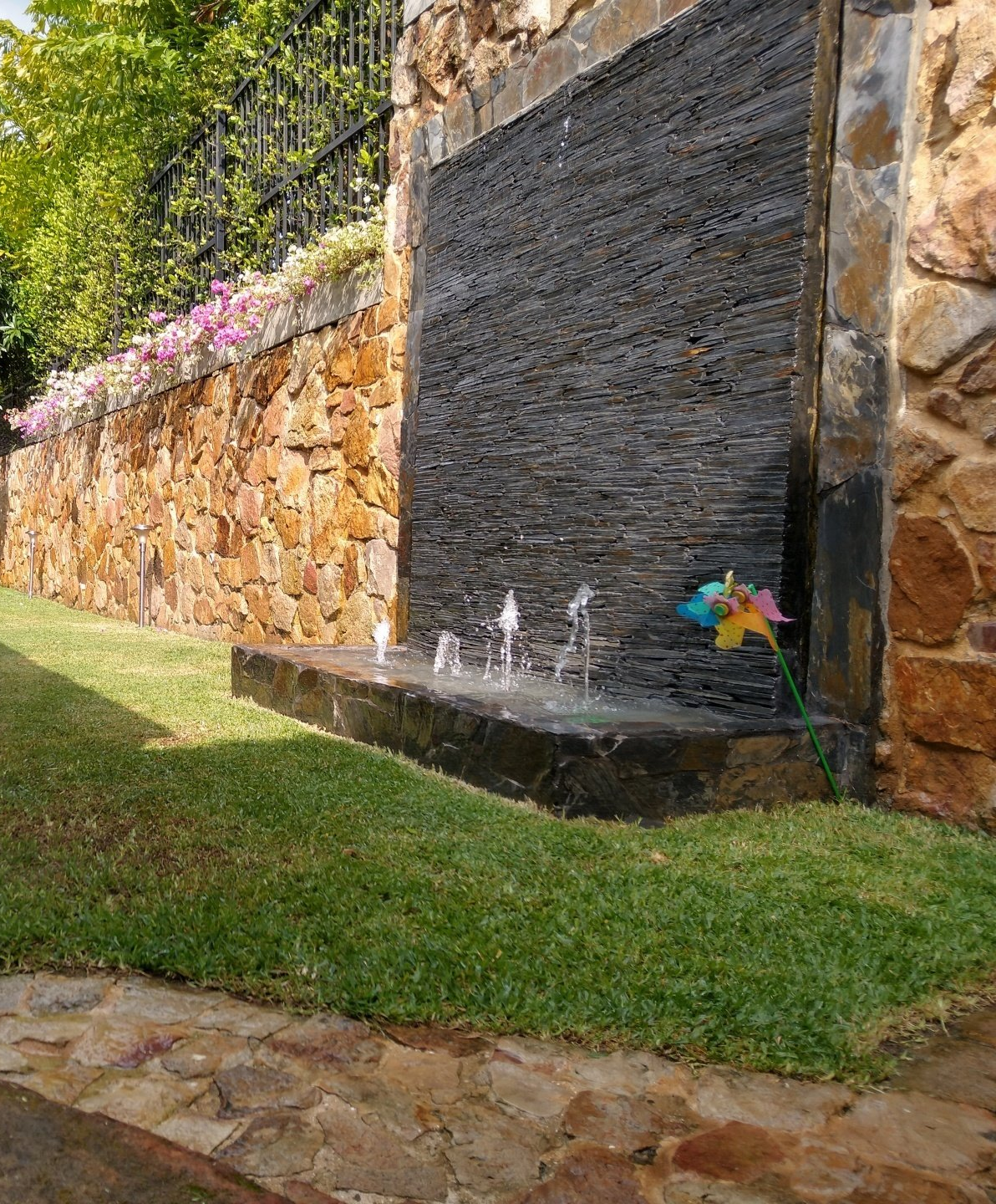 Diseño de Jardines y Riegos JM -Servicio de jardinería