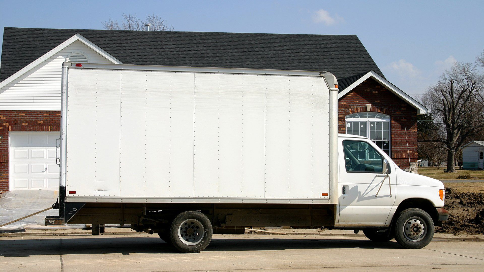 Trucks — Tuscaloosa, AL —  A Storage Inn