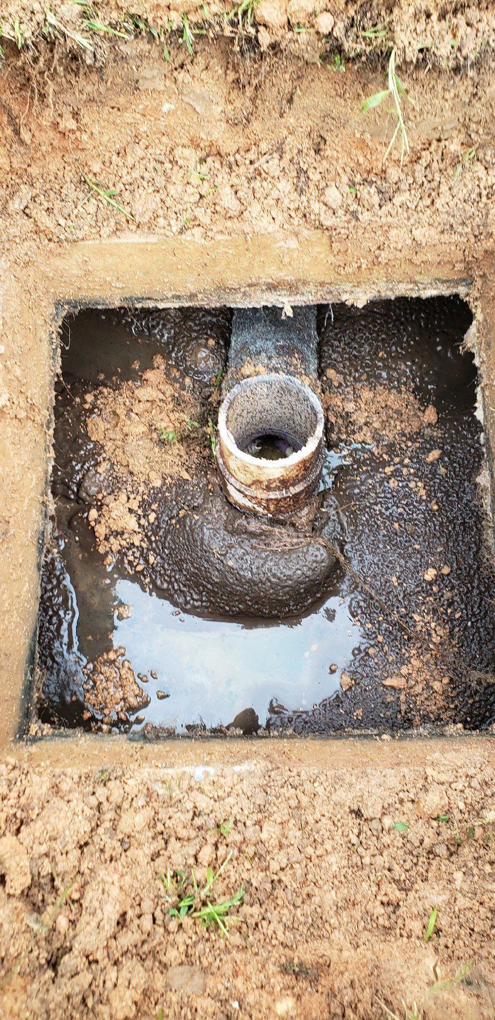 Dirty Septic Tank — Appomattox, VA — Taylor’s Septic Service Inc