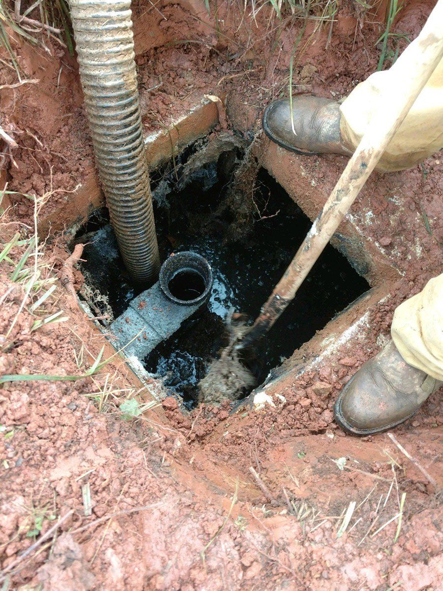 Cleaning Dirty Septic Tank — Appomattox, VA — Taylor’s Septic Service Inc