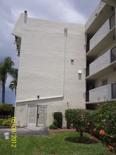 Commercial Building — Oakland Park, FL — Watertite Gutter Company