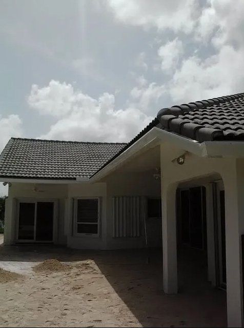 Installed Gutter On White House — Oakland Park, FL — Watertite Gutter Company