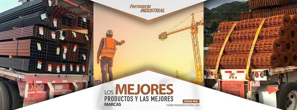 Materiales de construcción en camiones de plataforma, trabajador señalando, grúa al fondo, texto: