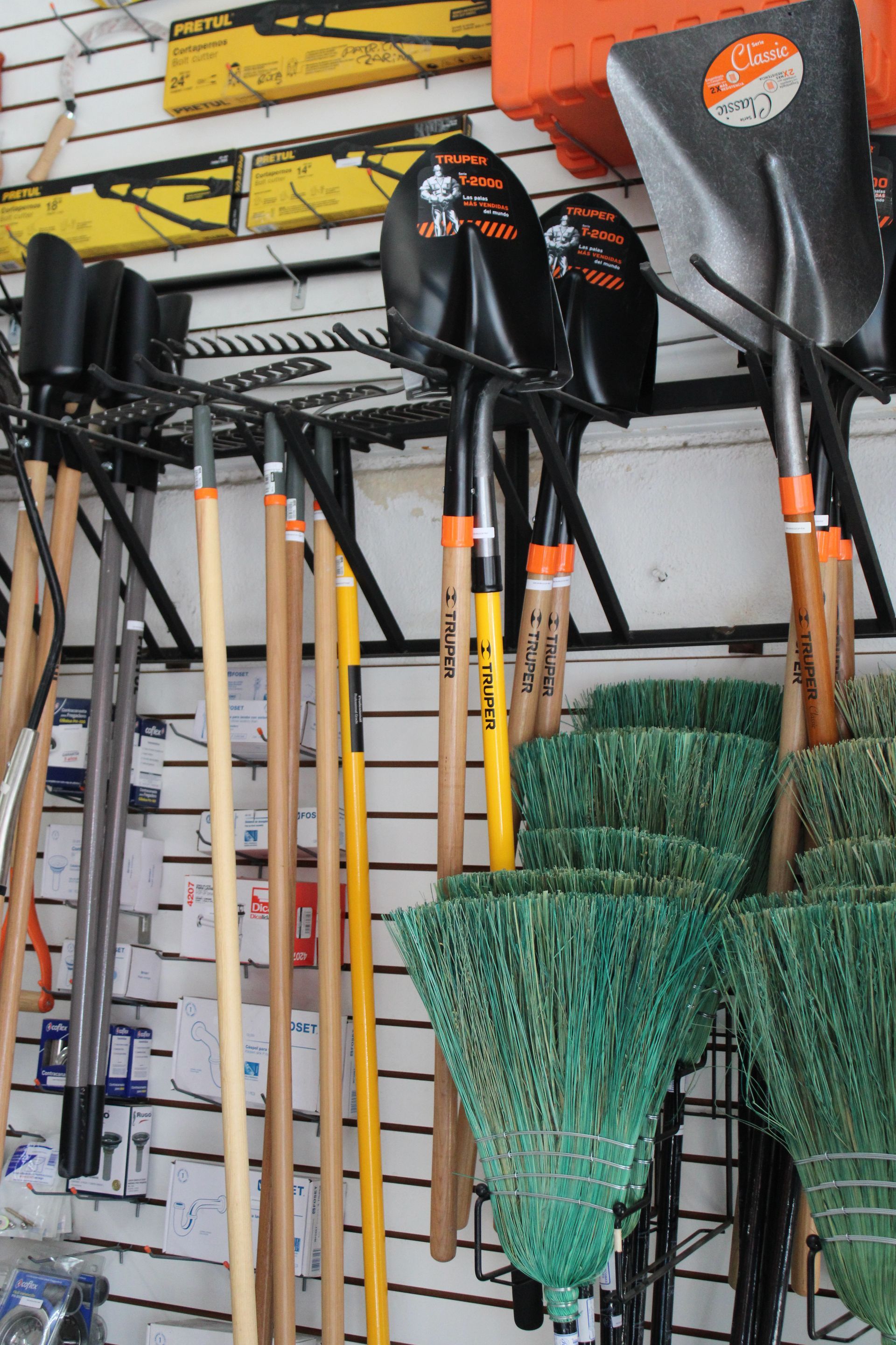 Ferretería y Materiales Agüero - Palas