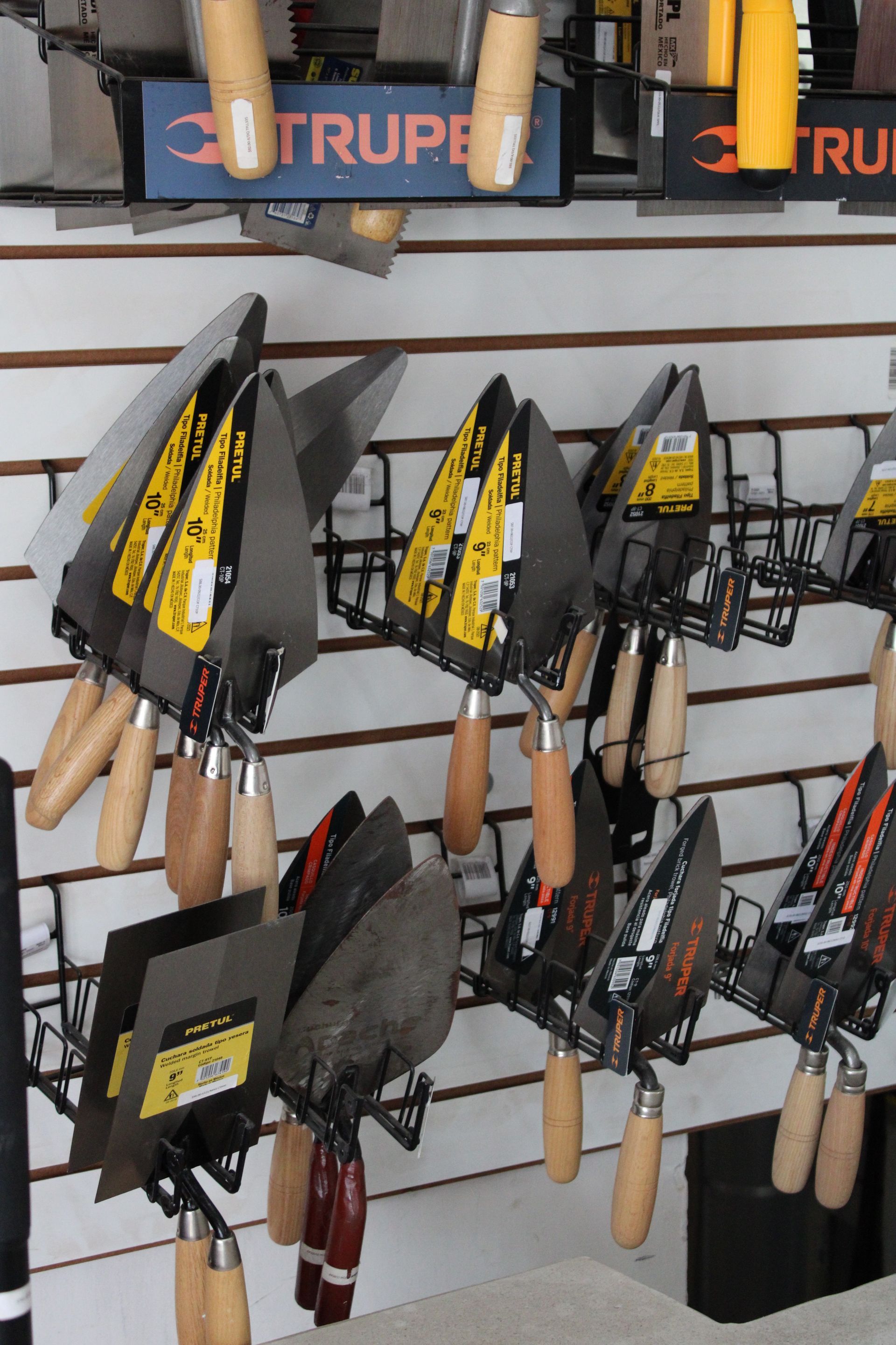 Ferretería y Materiales Agüero - Herramientas de construcción