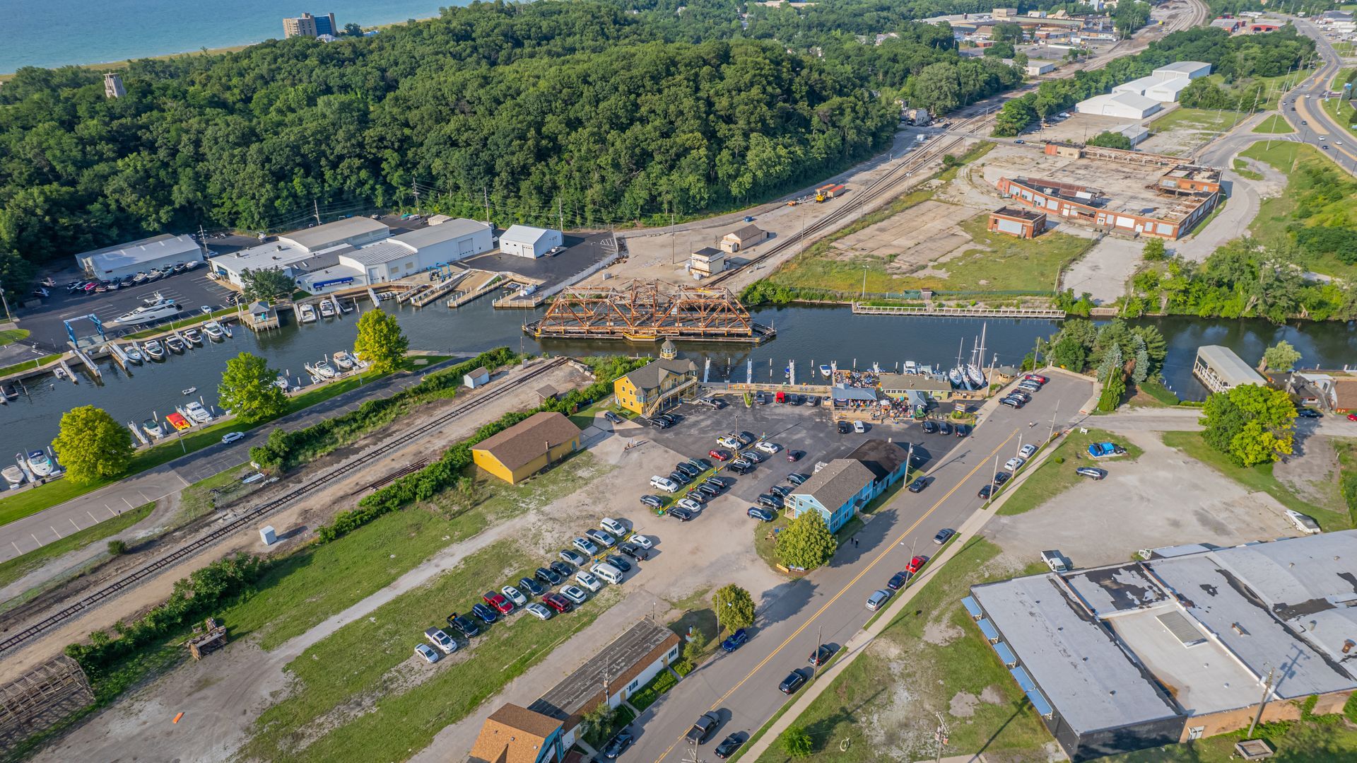 aerial-view-of-bridge-inn-property