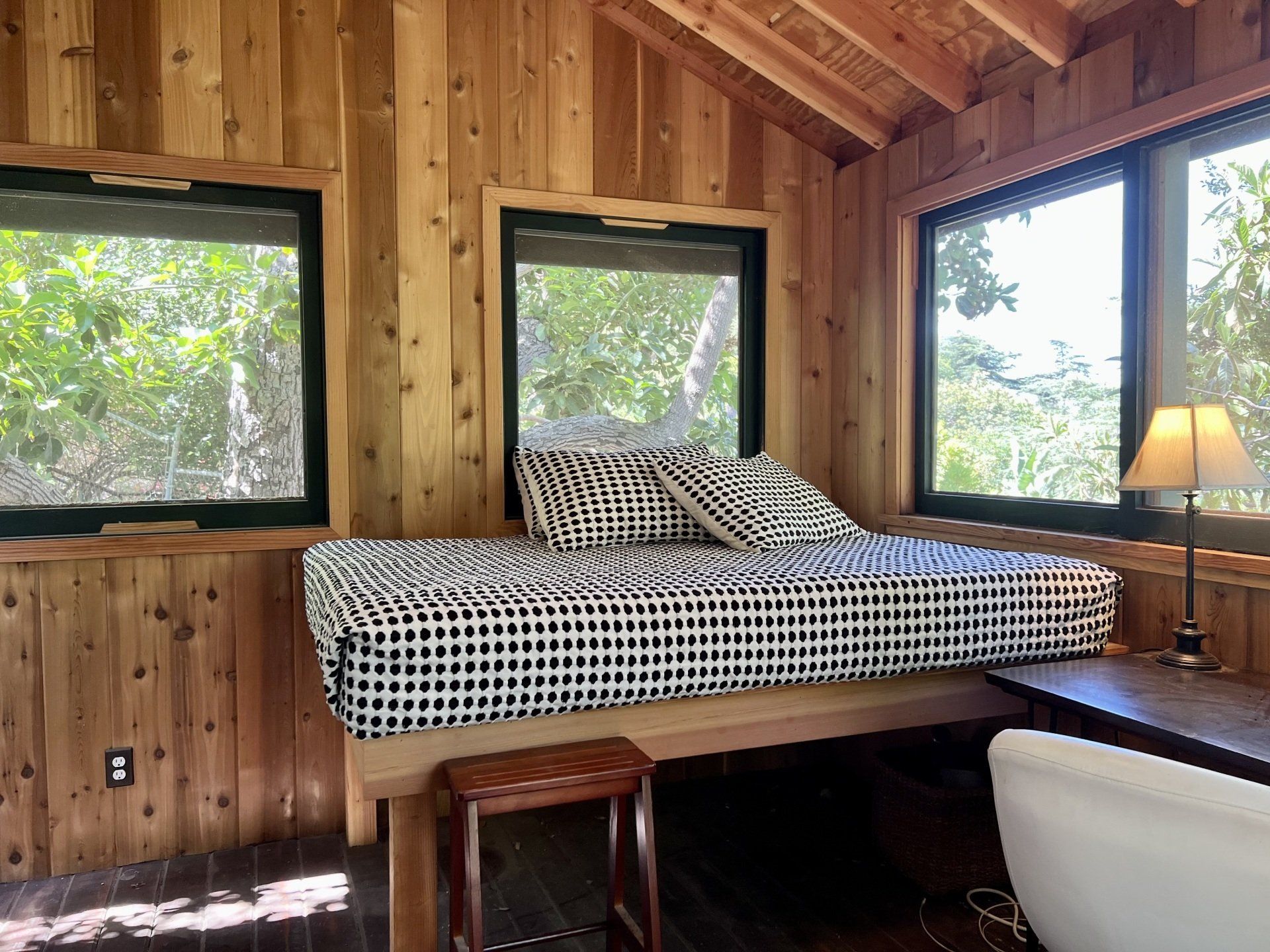 luxury home rentals near me in los angeles