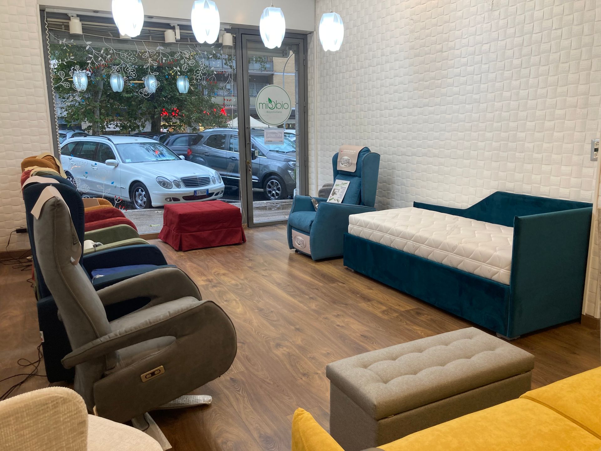 showroom di poltrone e materassi