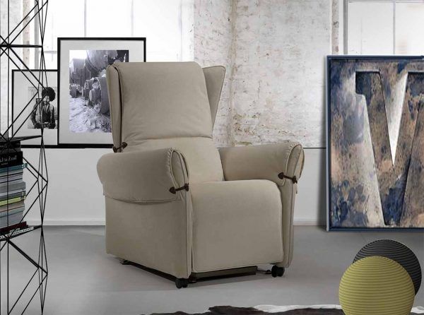 Poltrone ortopediche a Roma modello Tiffany con roller e alzapersona