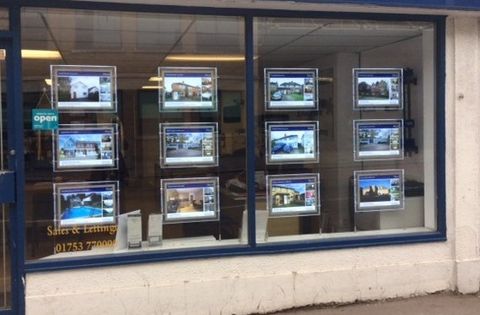 small display frames in a store