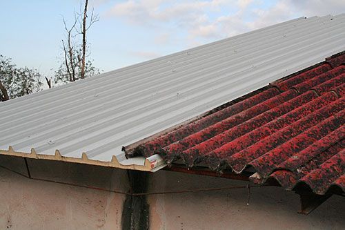 Ricopertura in pannello sandwich dopo bonifica amianto