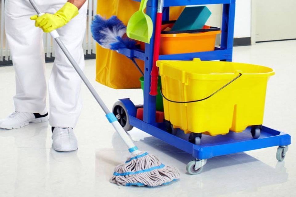 Attrezzatura specifica per pulizia professionale di interni