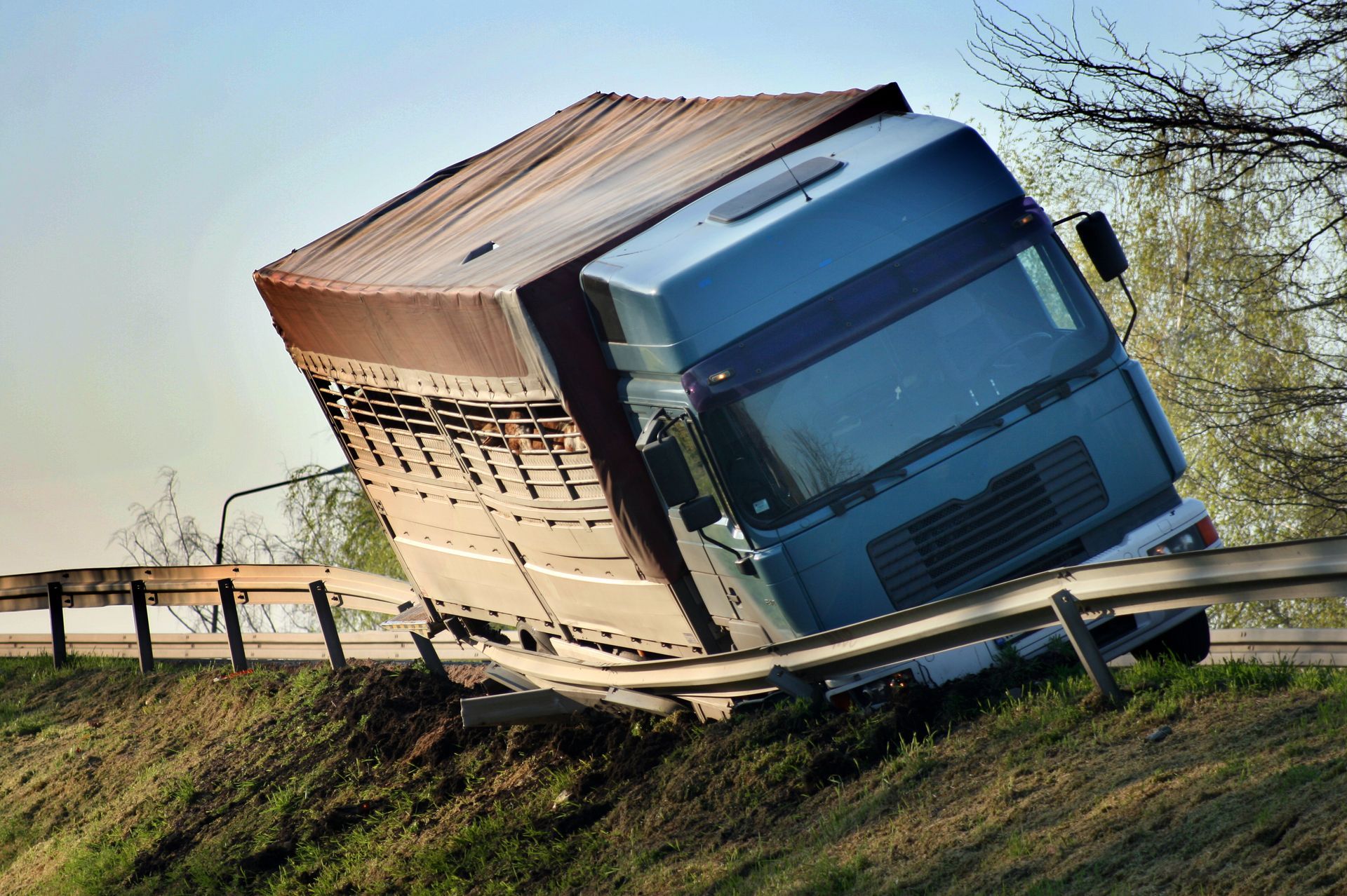 ptruck accident hitting barrier