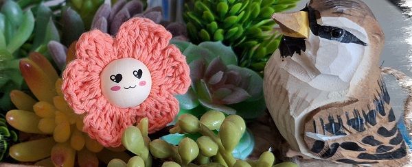 Crochet lucky dolls from leftover yarn